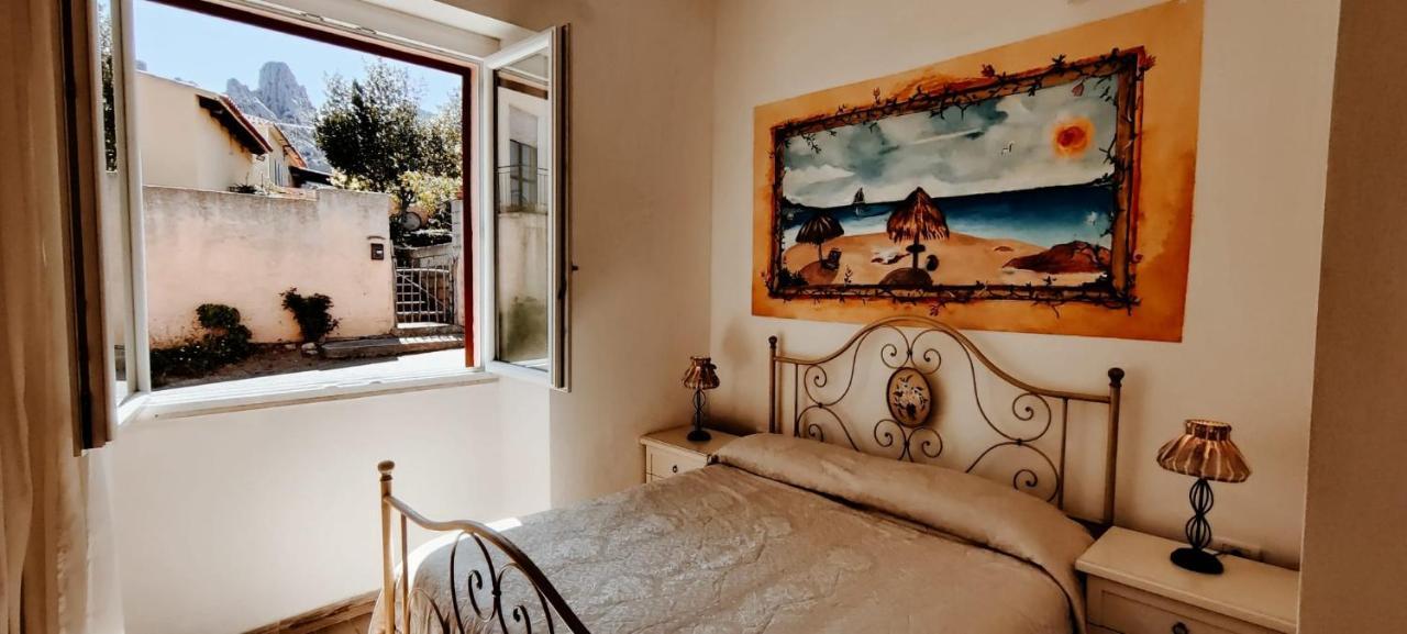 La Porta Sulla Costa Bed & Breakfast San Pantaleo Luaran gambar