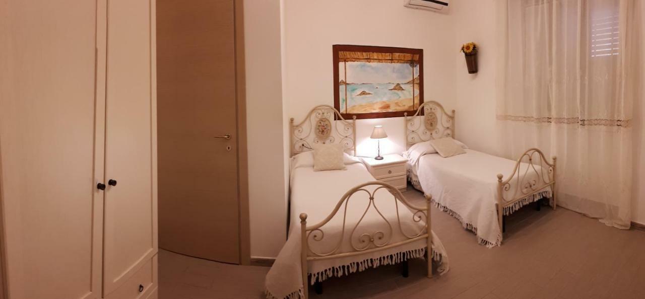 La Porta Sulla Costa Bed & Breakfast San Pantaleo Luaran gambar